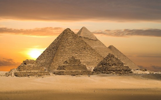 Great-Pyramid-of-Giza-Egypt-550x343