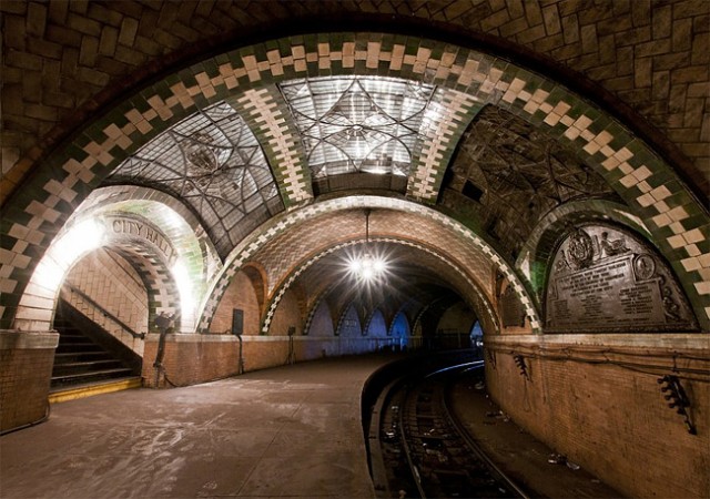 Εγκαταλειμμένος σταθμός του μετρό στη Νέα Υόρκη
