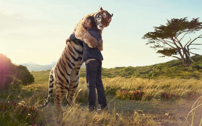 animal-hugs (14)