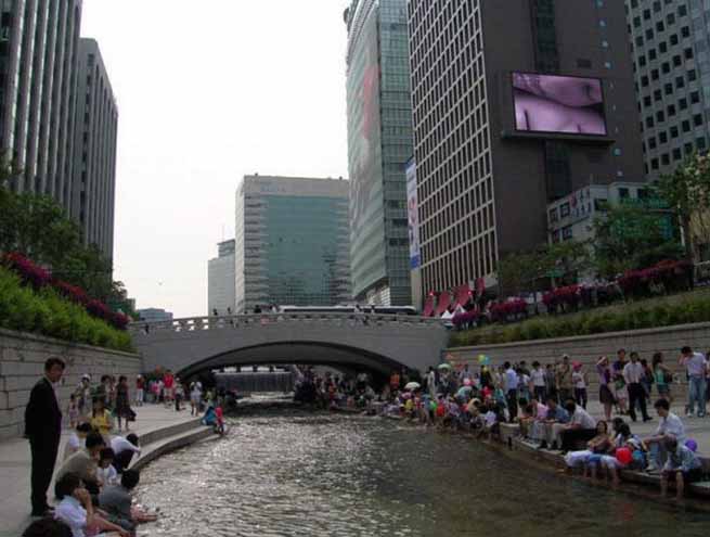Seoul River in 1961 and 2011 (1)