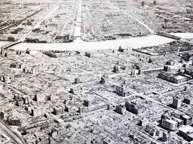 Tokio in 1945 and 2011 (2)